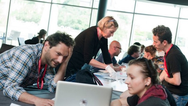 Take part in the 8th Portfolio Review!